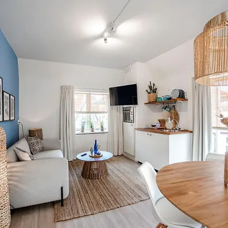 South House Apartment *